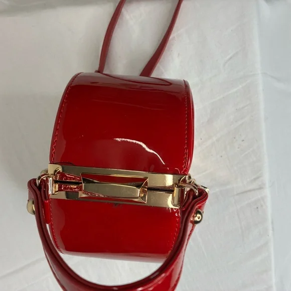 Elegant Red Mini Bag clutch with  Gold Chain by Joseph D’arezzo - Picture 4 of 10